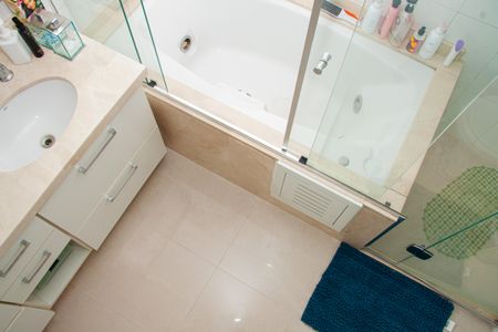 Apartamento à venda com 223m², 4 quartos e 4 vagasBanheiro da Suíte 1