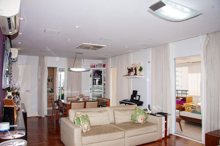 Apartamento à venda com 223m², 4 quartos e 4 vagasSala