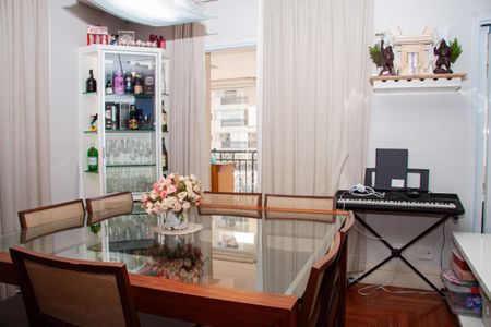 Apartamento à venda com 223m², 4 quartos e 4 vagasSala