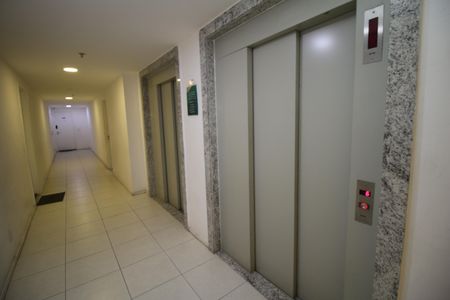 Apartamento para alugar com 59m², 2 quartos e 1 vagaElevadores