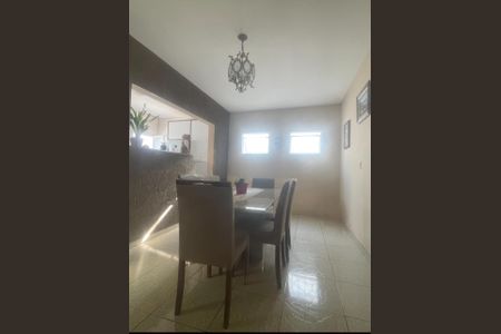 Casa à venda com 177m², 4 quartos e 2 vagas Casa à venda com 177m², 4 quartos e 2 vagasFoto 01