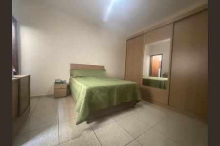 Casa à venda com 177m², 4 quartos e 2 vagas Casa à venda com 177m², 4 quartos e 2 vagasFoto 06