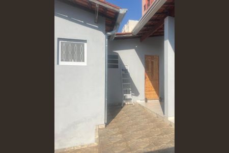 Casa à venda com 177m², 4 quartos e 2 vagas Casa à venda com 177m², 4 quartos e 2 vagasFoto 01