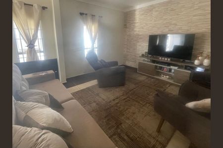 Casa à venda com 177m², 4 quartos e 2 vagas Casa à venda com 177m², 4 quartos e 2 vagasFoto 01