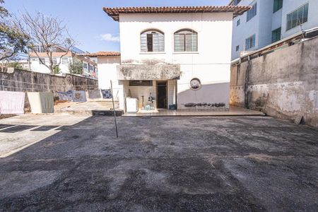 Casa à venda com 157m², 4 quartos e 4 vagasQuintal