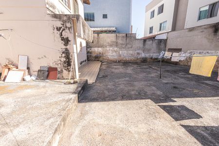 Casa à venda com 157m², 4 quartos e 4 vagasQuintal