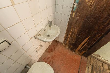 Casa à venda com 157m², 4 quartos e 4 vagasBanheiro de Serviço