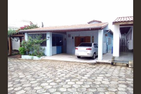 Casa à venda com 150m², 4 quartos e 4 vagasFoto 02