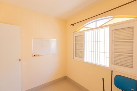 Casa à venda com 130m², 3 quartos e 2 vagasQuarto 2