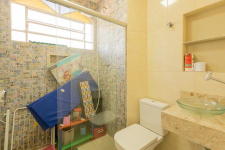 Casa à venda com 130m², 3 quartos e 2 vagasBanheiro da Suíte 