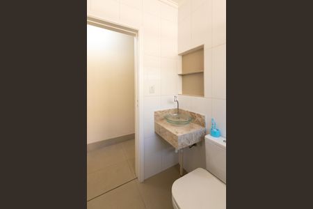 Casa à venda com 130m², 3 quartos e 2 vagasBanheiro Social