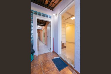 Casa à venda com 130m², 3 quartos e 2 vagasCorredor