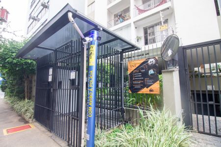 Apartamento à venda com 75m², 2 quartos e 1 vagaFachada e portaria