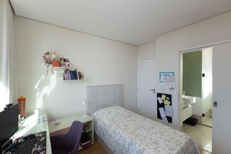 Casa de condomínio à venda com 361m², 3 quartos e 2 vagasSuíte 2