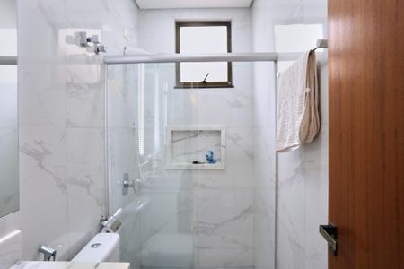 Casa à venda com 190m², 3 quartos e 2 vagasBanheiro