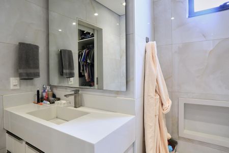 Casa à venda com 190m², 3 quartos e 2 vagasBanheiro da Suíte