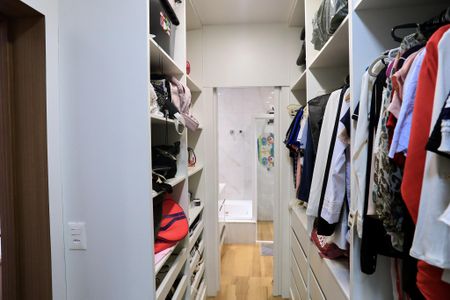 Casa à venda com 190m², 3 quartos e 2 vagasCloset da suíte