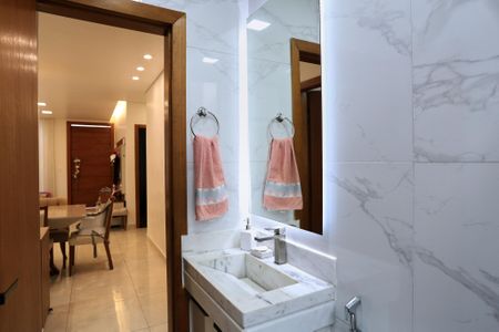 Casa à venda com 190m², 3 quartos e 2 vagasBanheiro