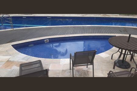 Apartamento à venda com 70m², 2 quartos e 1 vagaÁrea comum - Piscina