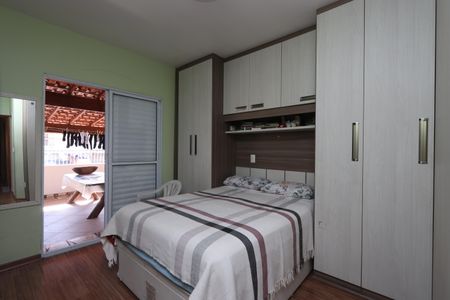 Casa à venda com 170m², 4 quartos e 2 vagasSuíte 1