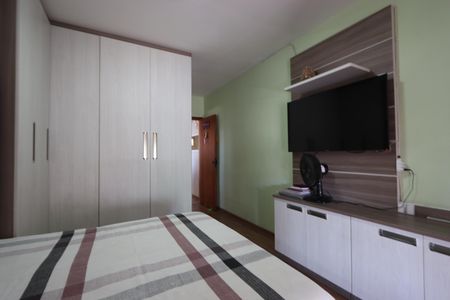 Casa à venda com 170m², 4 quartos e 2 vagasSuíte 1