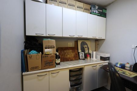 Casa à venda com 170m², 4 quartos e 2 vagasEscritório