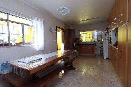 Casa à venda com 170m², 4 quartos e 2 vagasCozinha
