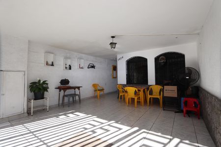 Casa à venda com 170m², 4 quartos e 2 vagasGaragem