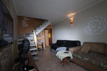 Casa à venda com 170m², 4 quartos e 2 vagasSala