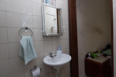 Casa à venda com 170m², 4 quartos e 2 vagasBanheiro da Suíte da Edícula