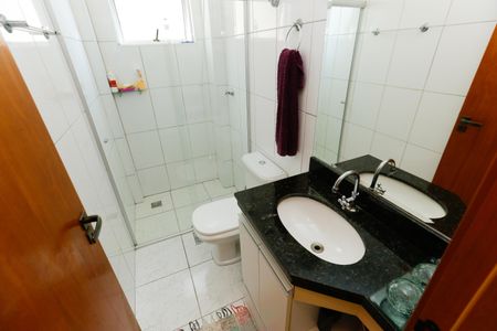 Apartamento à venda com 85m², 3 quartos e 2 vagas Apartamento à venda com 85m², 3 quartos e 2 vagasBanheiro Social