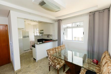 Apartamento à venda com 85m², 3 quartos e 2 vagas Apartamento à venda com 85m², 3 quartos e 2 vagasSala de Jantar