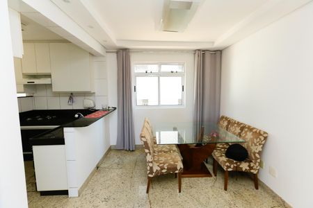 Apartamento à venda com 85m², 3 quartos e 2 vagas Apartamento à venda com 85m², 3 quartos e 2 vagasSala de Jantar