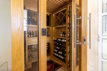 Apartamento à venda com 290m², 3 quartos e 2 vagas Apartamento à venda com 290m², 3 quartos e 2 vagasTerraço