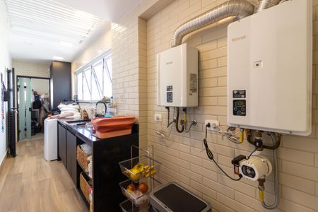 Apartamento à venda com 290m², 3 quartos e 2 vagas Apartamento à venda com 290m², 3 quartos e 2 vagasÁrea de Serviço