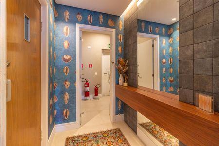 Apartamento à venda com 290m², 3 quartos e 2 vagas Apartamento à venda com 290m², 3 quartos e 2 vagasEntrada do AP