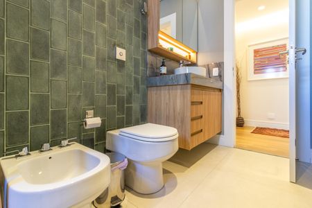 Apartamento à venda com 290m², 3 quartos e 2 vagas Apartamento à venda com 290m², 3 quartos e 2 vagasBanheiro