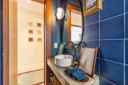 Apartamento à venda com 290m², 3 quartos e 2 vagas Apartamento à venda com 290m², 3 quartos e 2 vagasLavabo