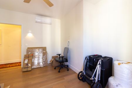 Apartamento à venda com 290m², 3 quartos e 2 vagas Apartamento à venda com 290m², 3 quartos e 2 vagasQuarto 2