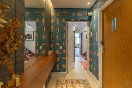 Apartamento à venda com 290m², 3 quartos e 2 vagas Apartamento à venda com 290m², 3 quartos e 2 vagasEntrada do AP