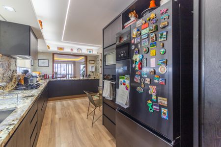 Apartamento à venda com 290m², 3 quartos e 2 vagas Apartamento à venda com 290m², 3 quartos e 2 vagasCozinha