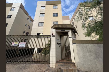 Apartamento para alugar com 73m², 3 quartos e 1 vaga Apartamento para alugar com 73m², 3 quartos e 1 vagaFachada