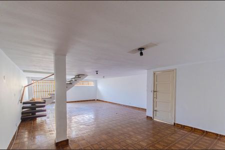 Casa à venda com 257m², 3 quartos e 3 vagasGaragem