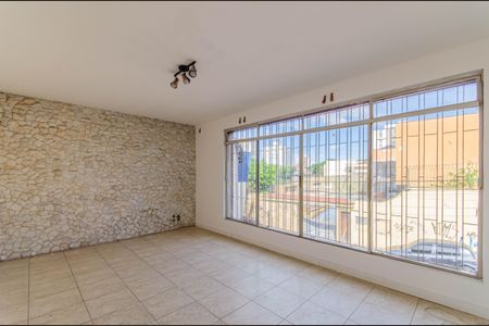 Casa à venda com 257m², 3 quartos e 3 vagasSala