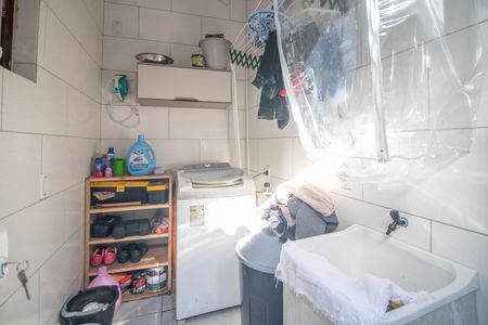 Casa à venda com 87m², 3 quartos e 2 vagasCozinha e Área de Serviço