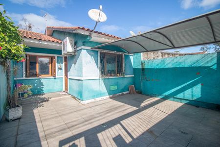 Casa à venda com 87m², 3 quartos e 2 vagasFachada