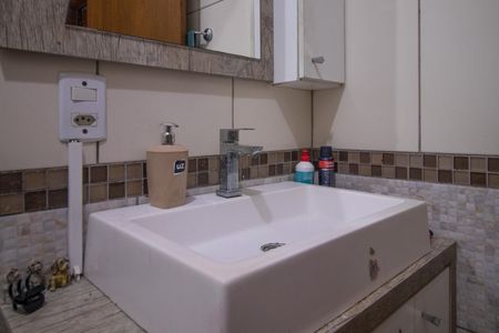 Casa à venda com 87m², 3 quartos e 2 vagasBanheiro