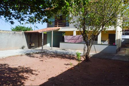 Casa à venda com 350m², 3 quartos e 5 vagas Casa à venda com 350m², 3 quartos e 5 vagasQuintal