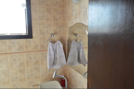 Casa à venda com 350m², 3 quartos e 5 vagas Casa à venda com 350m², 3 quartos e 5 vagasLavabo