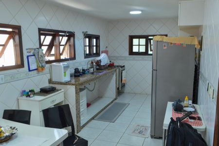 Casa à venda com 350m², 3 quartos e 5 vagas Casa à venda com 350m², 3 quartos e 5 vagasCozinha